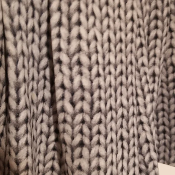 Mini Shorts - Picture 3 of 4